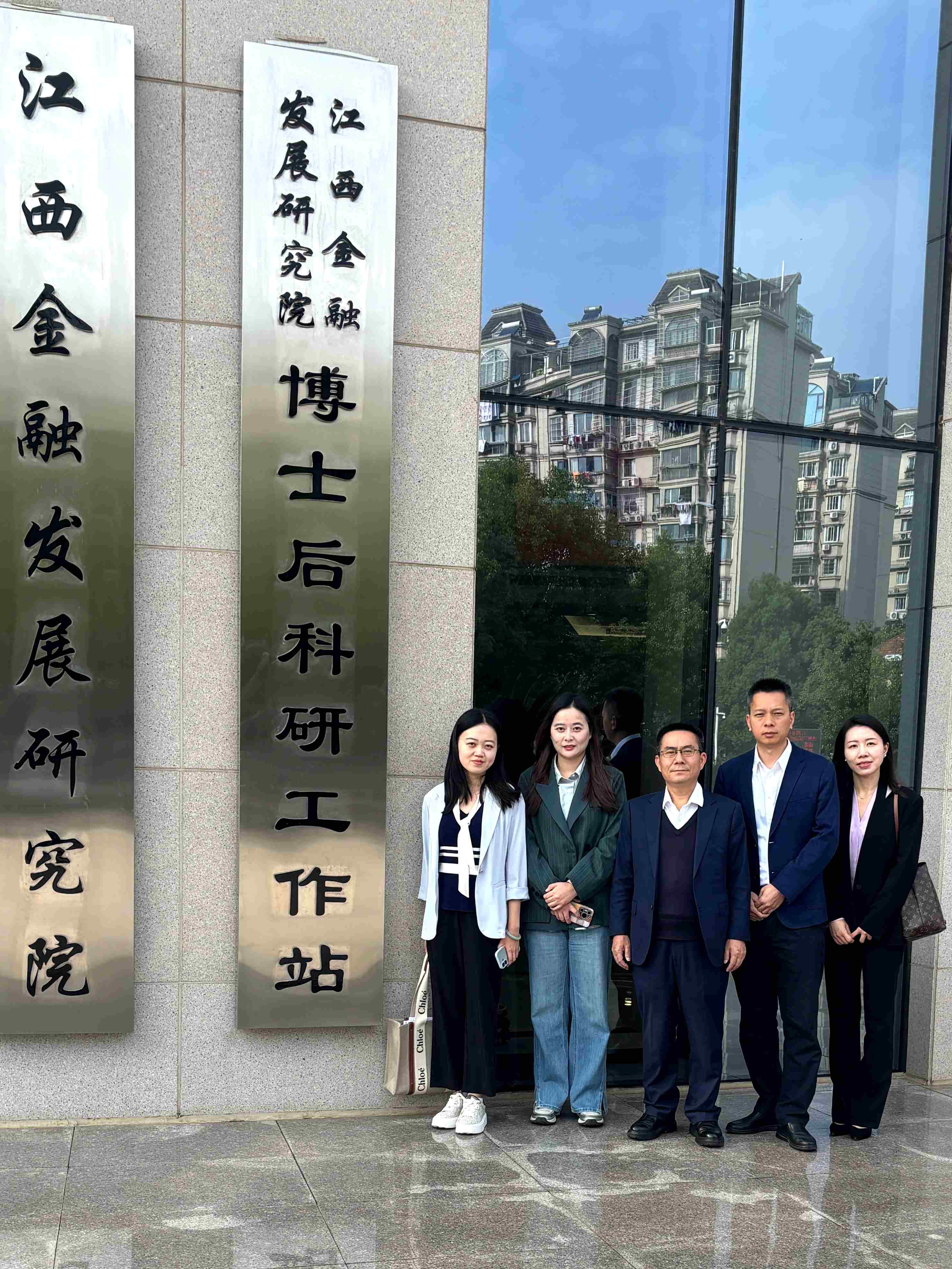 75bb4b7e18700981cf0ba78f2debb999.jpg 75bb4b7e18700981cf0ba78f2debb999.jpg